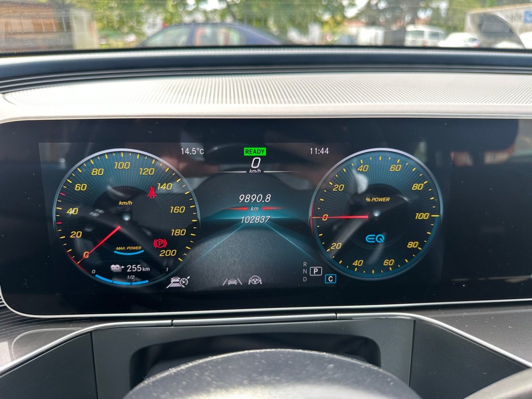 Mercedes-Benz EQC foto 16