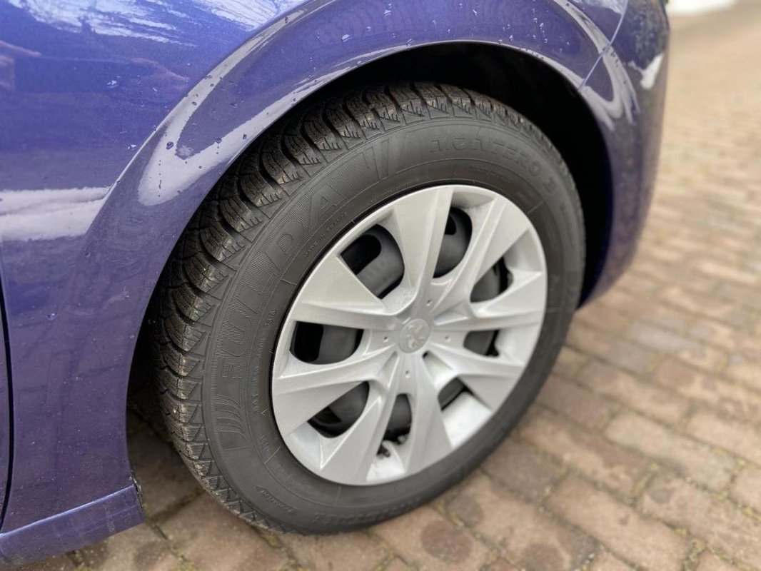 Peugeot 208 foto 3