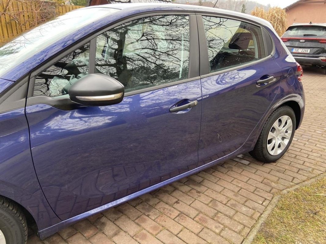 Peugeot 208 foto 6