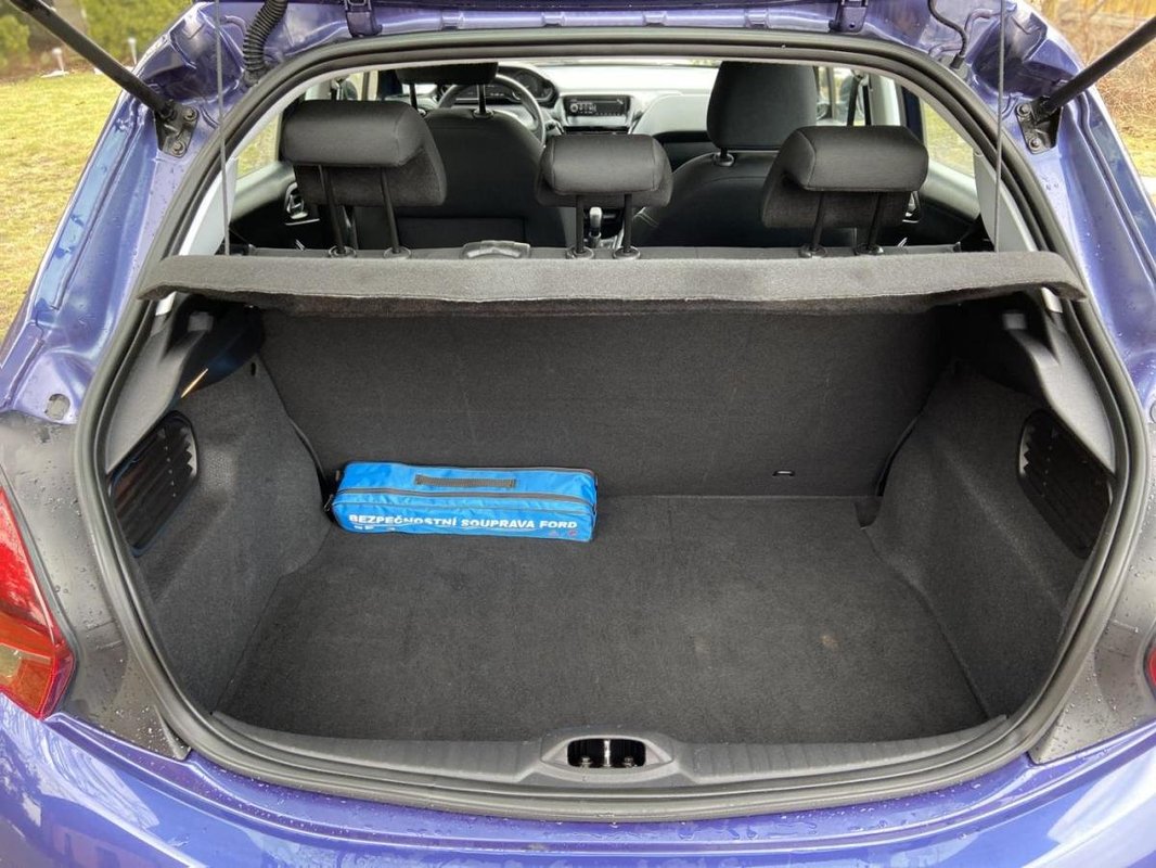 Peugeot 208 foto 11