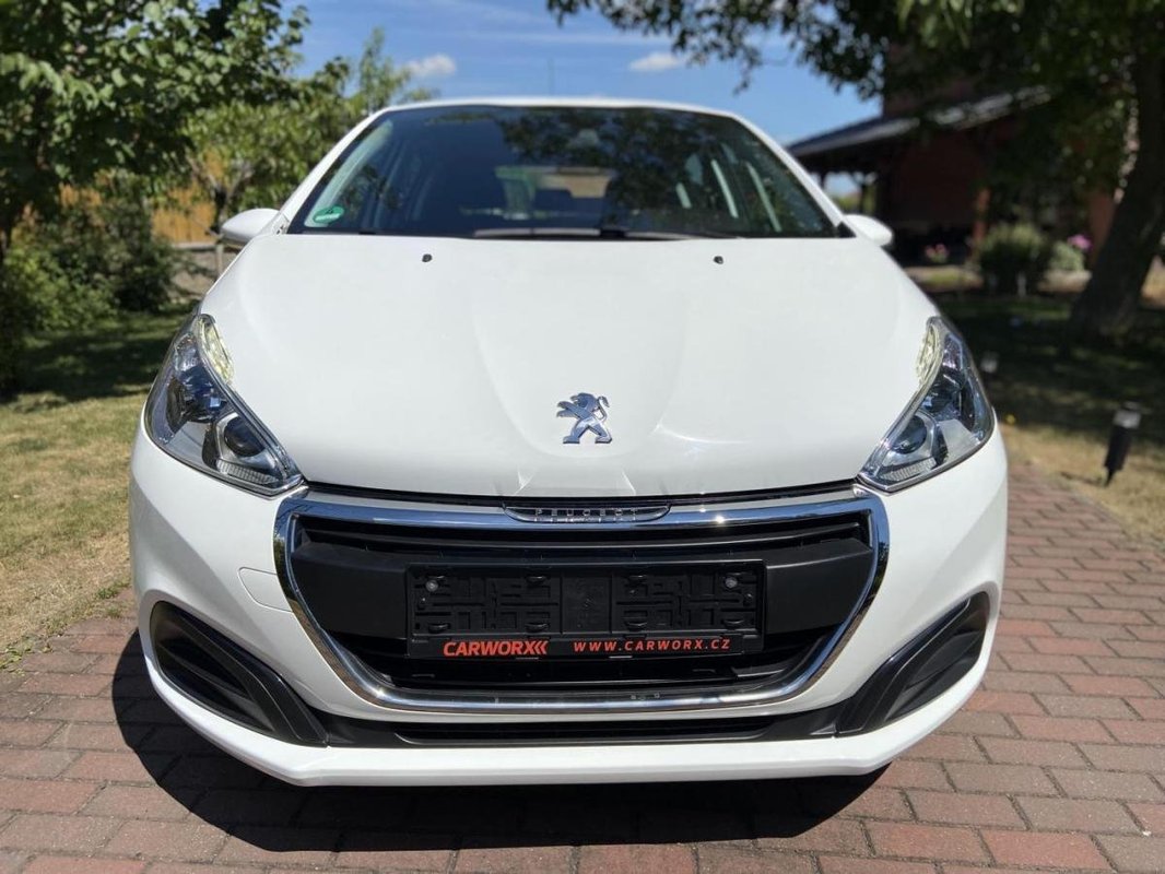 Peugeot 208 foto 12