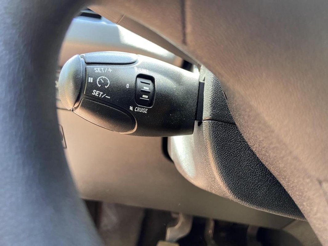 Peugeot 208 foto 16