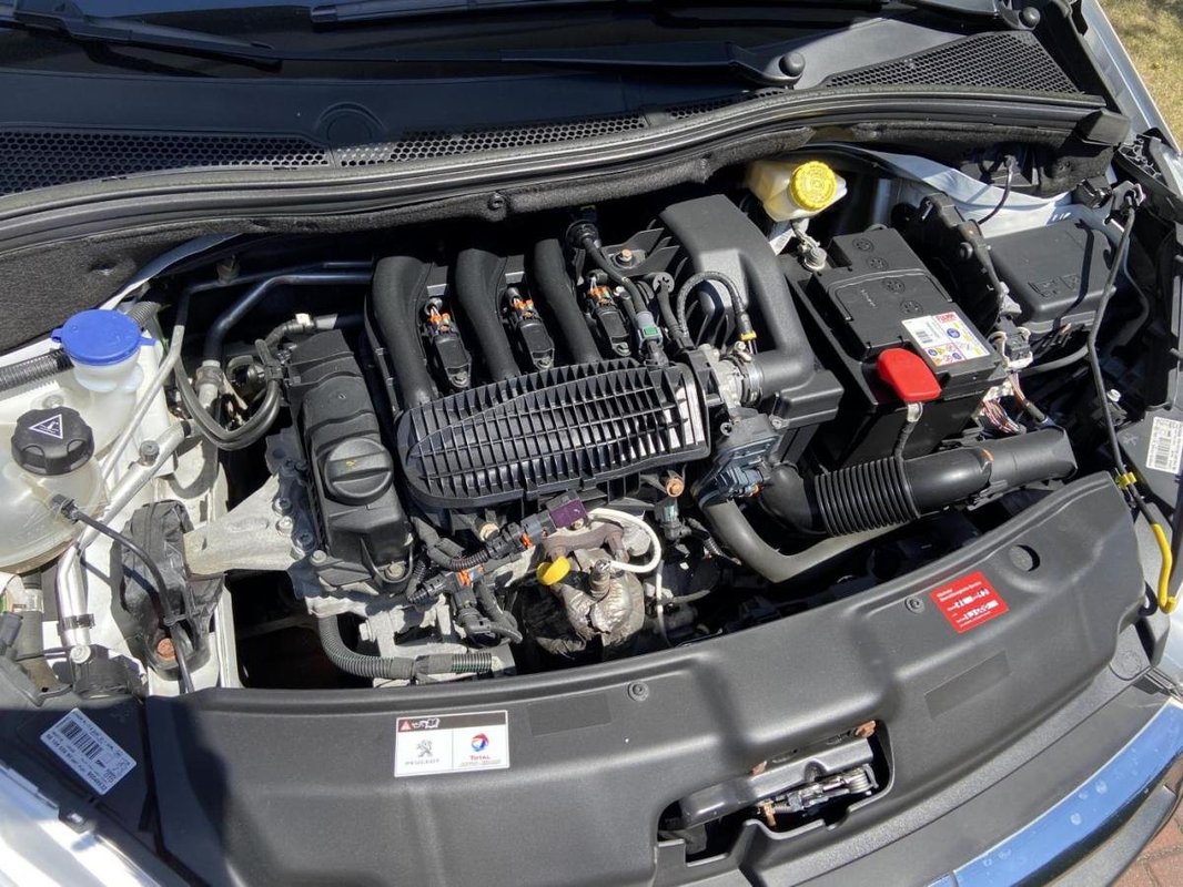Peugeot 208 foto 25