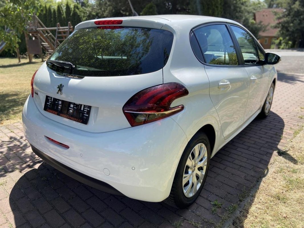 Peugeot 208 foto 29