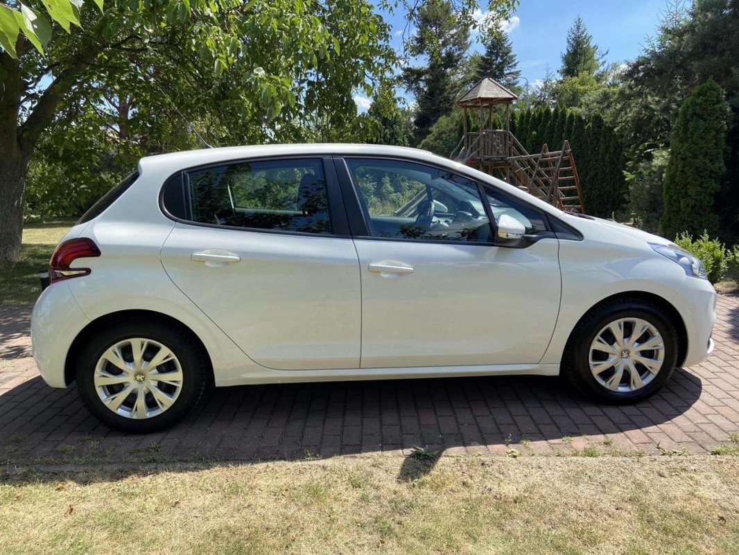 Peugeot 208 foto 30