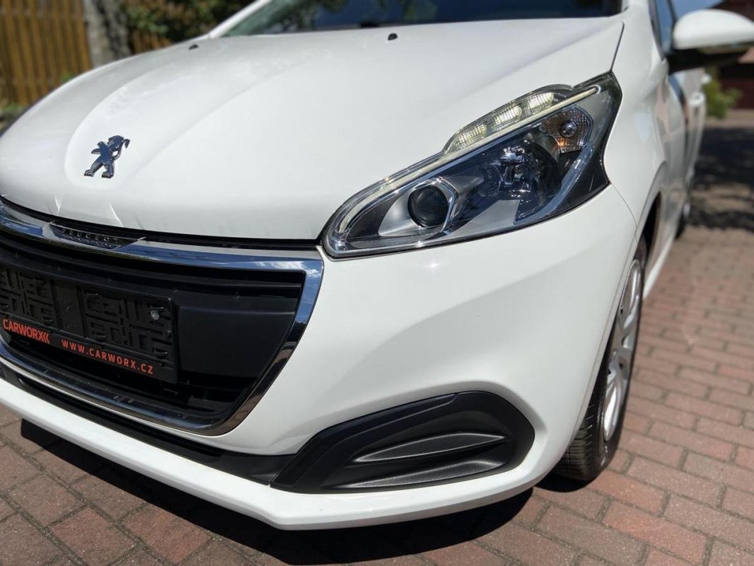 Peugeot 208 foto 31