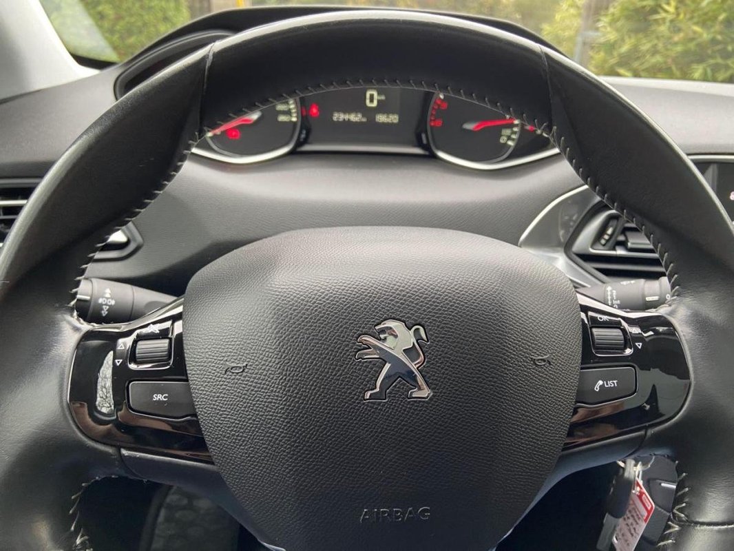 Peugeot 308 foto 16