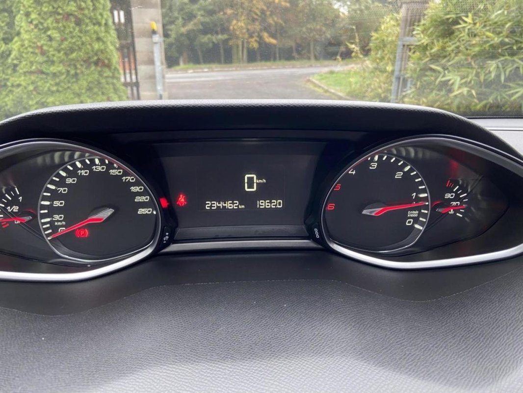 Peugeot 308 foto 18