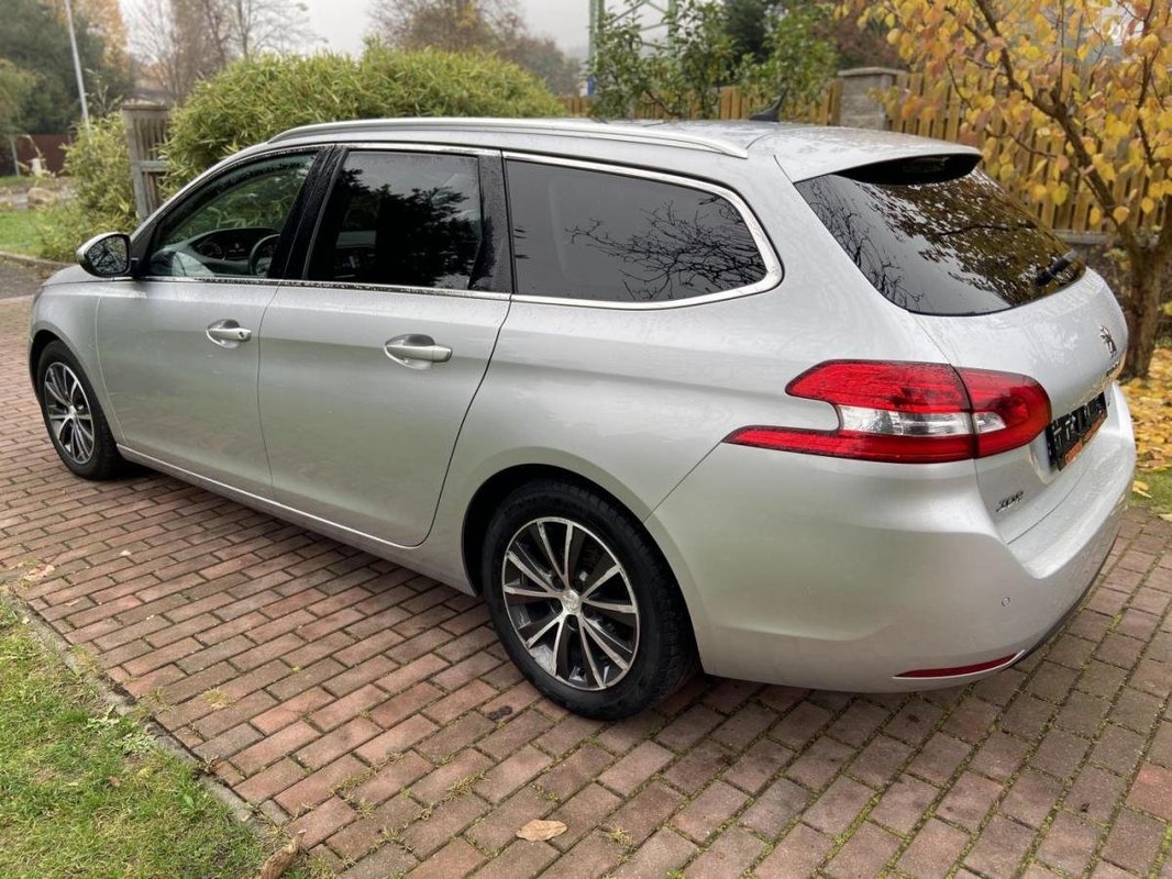 Peugeot 308 foto 28