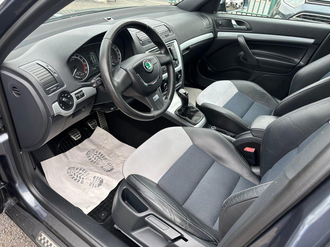 Škoda Octavia foto 2