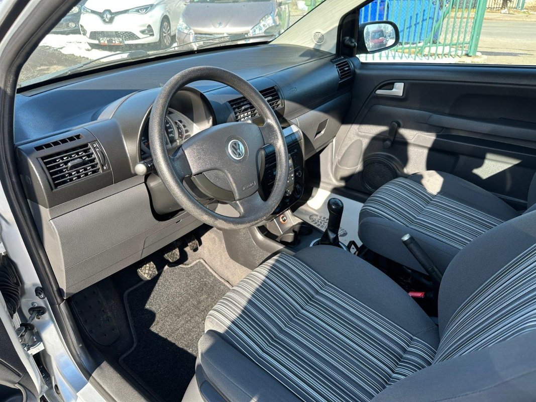Volkswagen Fox foto 3