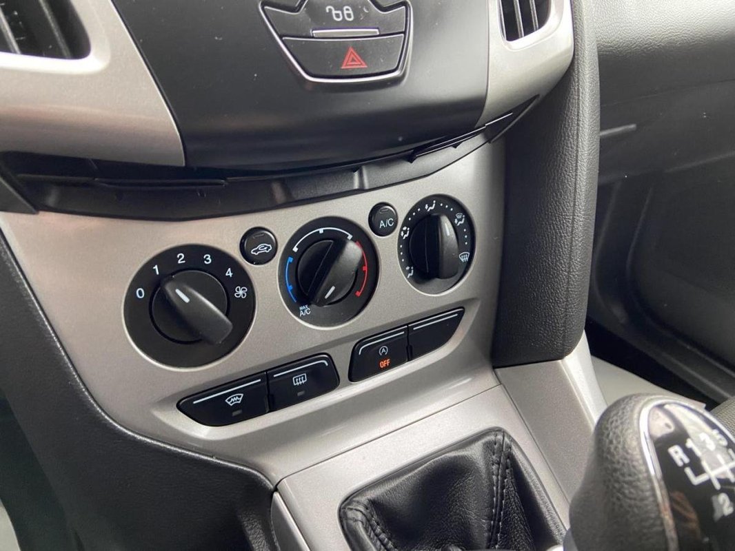 Ford Focus foto 18