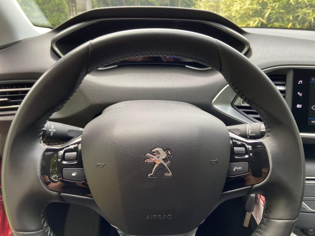Peugeot 308 foto 21