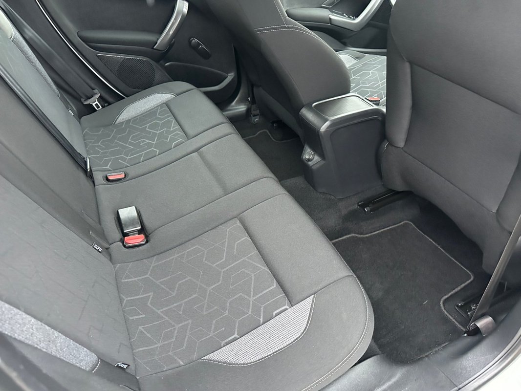 Peugeot 2008 foto 4