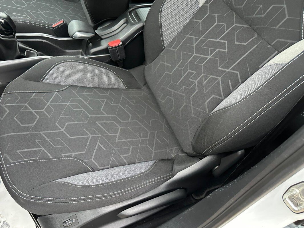 Peugeot 2008 foto 8