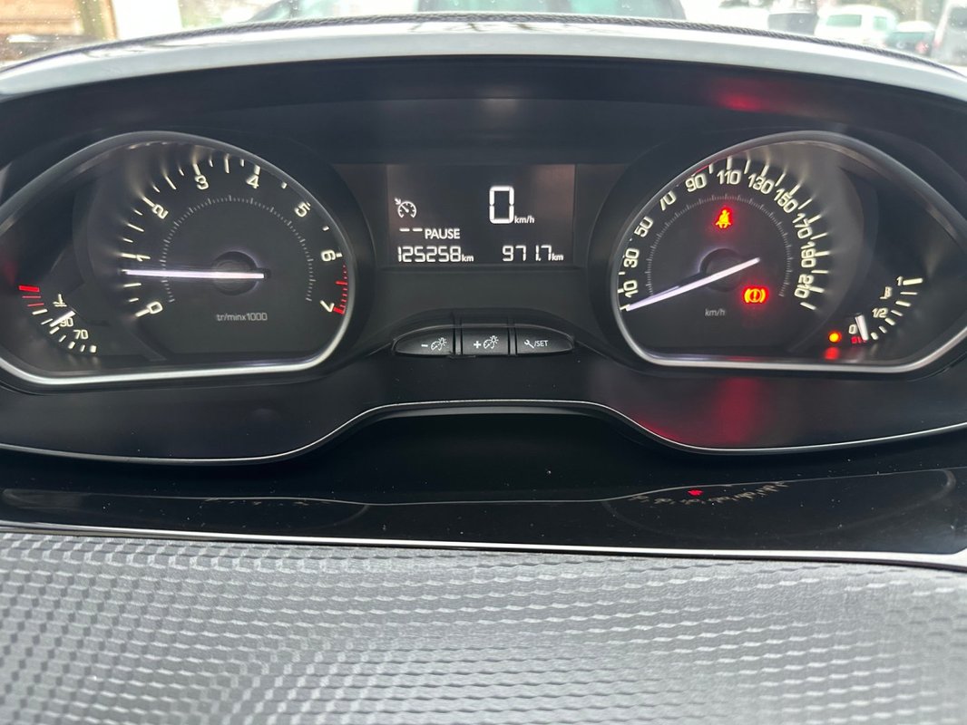 Peugeot 2008 foto 9