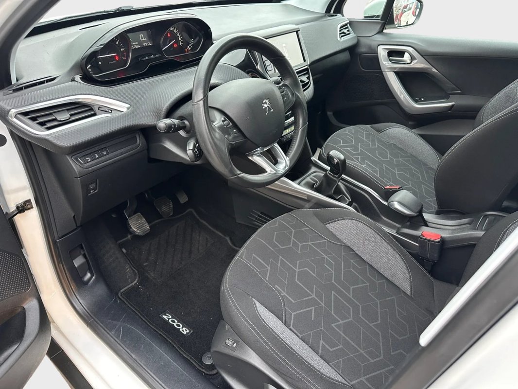 Peugeot 2008 foto 23
