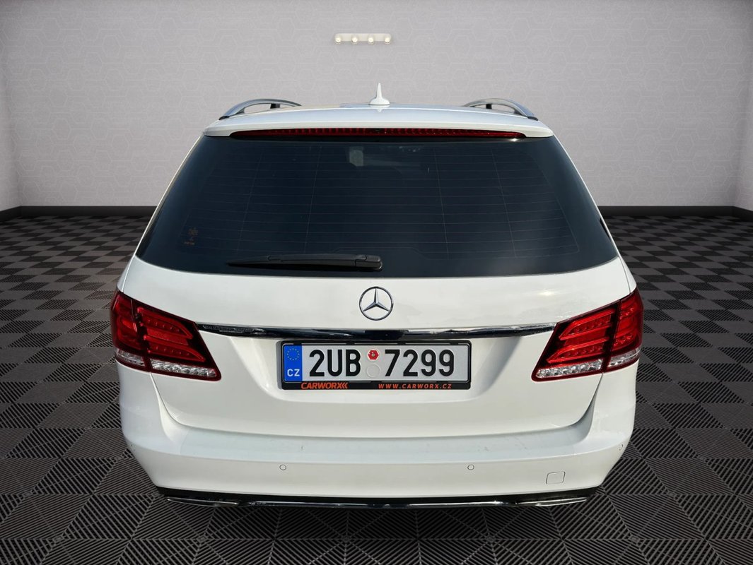 Mercedes-Benz Třídy E foto 22
