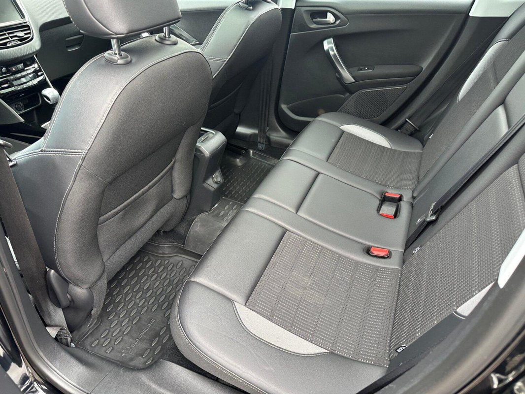 Peugeot 2008 foto 3