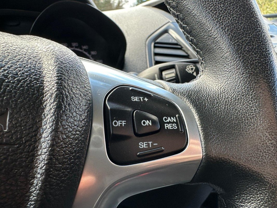 Ford EcoSport foto 14