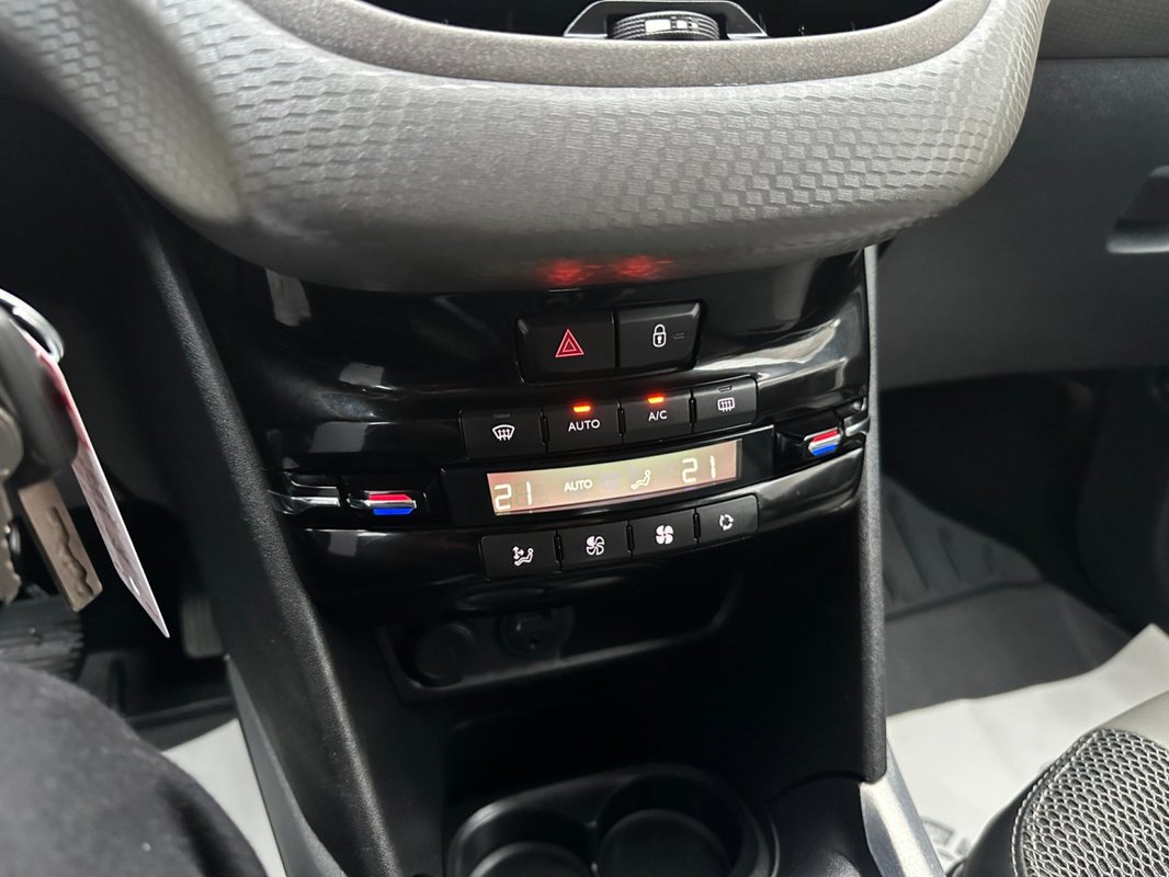 Peugeot 2008 foto 14