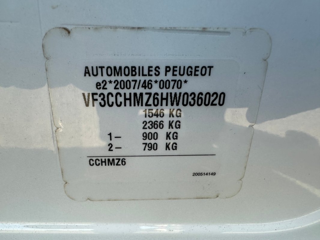 Peugeot 208 foto 6