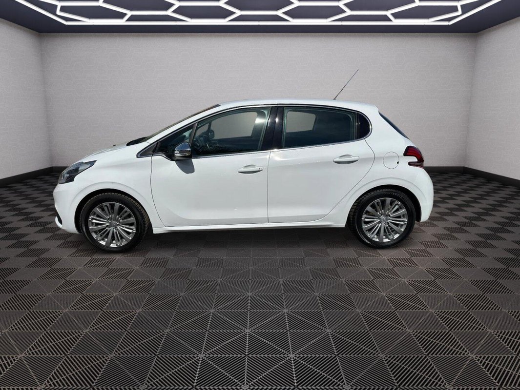 Peugeot 208 foto 17