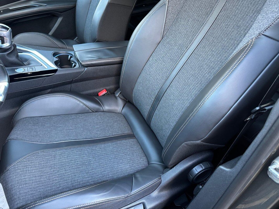 Peugeot 3008 foto 2