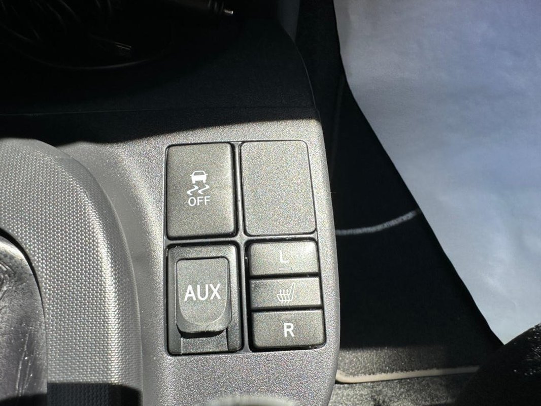Toyota iQ foto 8