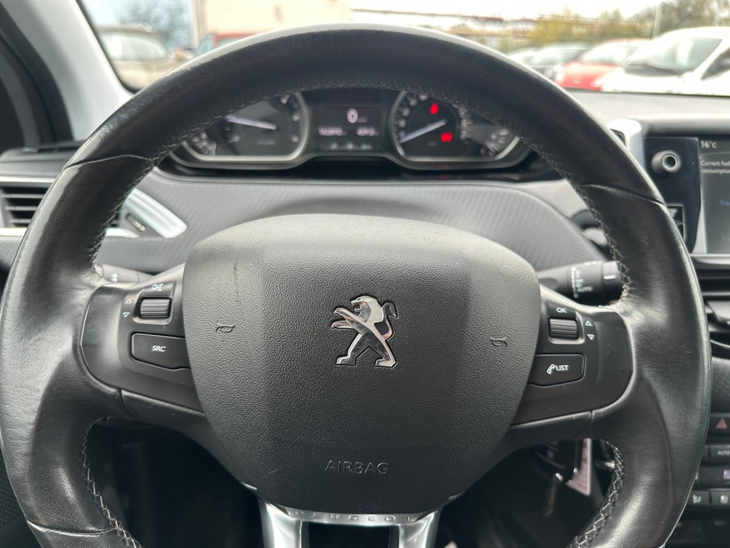 Peugeot 2008 foto 8