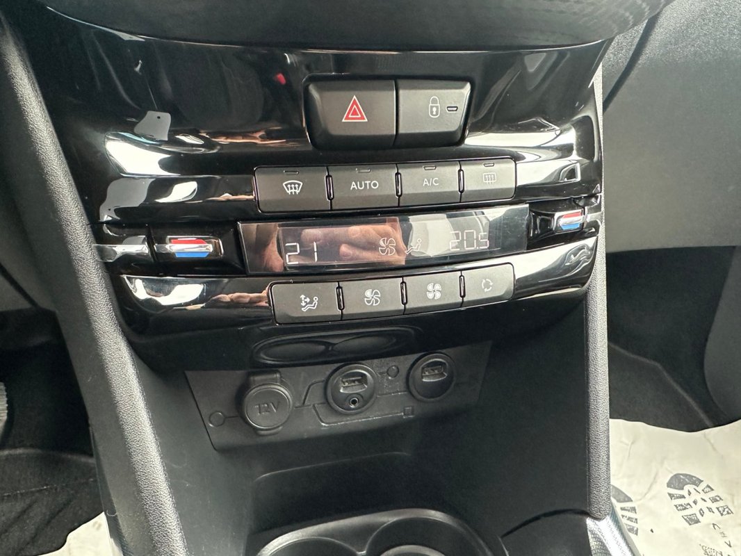 Peugeot 2008 foto 14