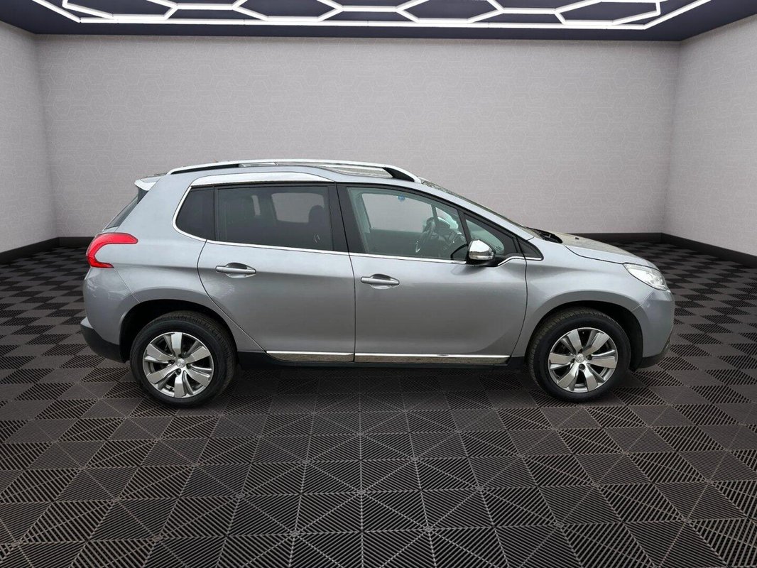 Peugeot 2008 foto 23