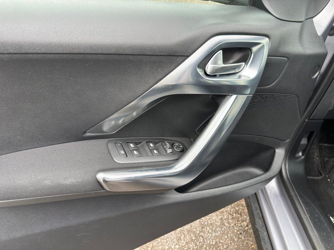 Peugeot 2008 foto 25