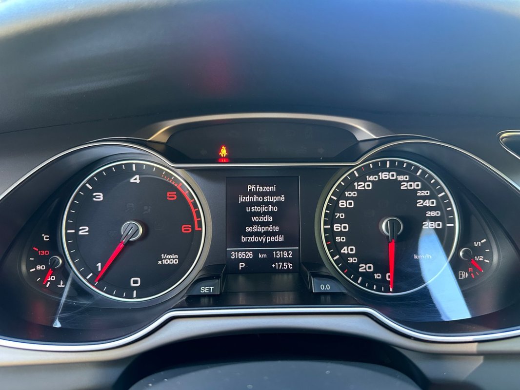 Audi A4 foto 11
