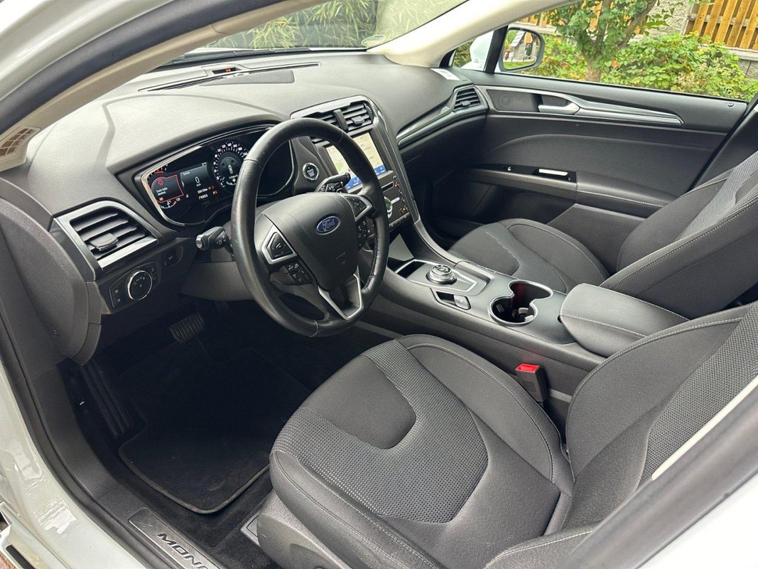 Ford Mondeo foto 7
