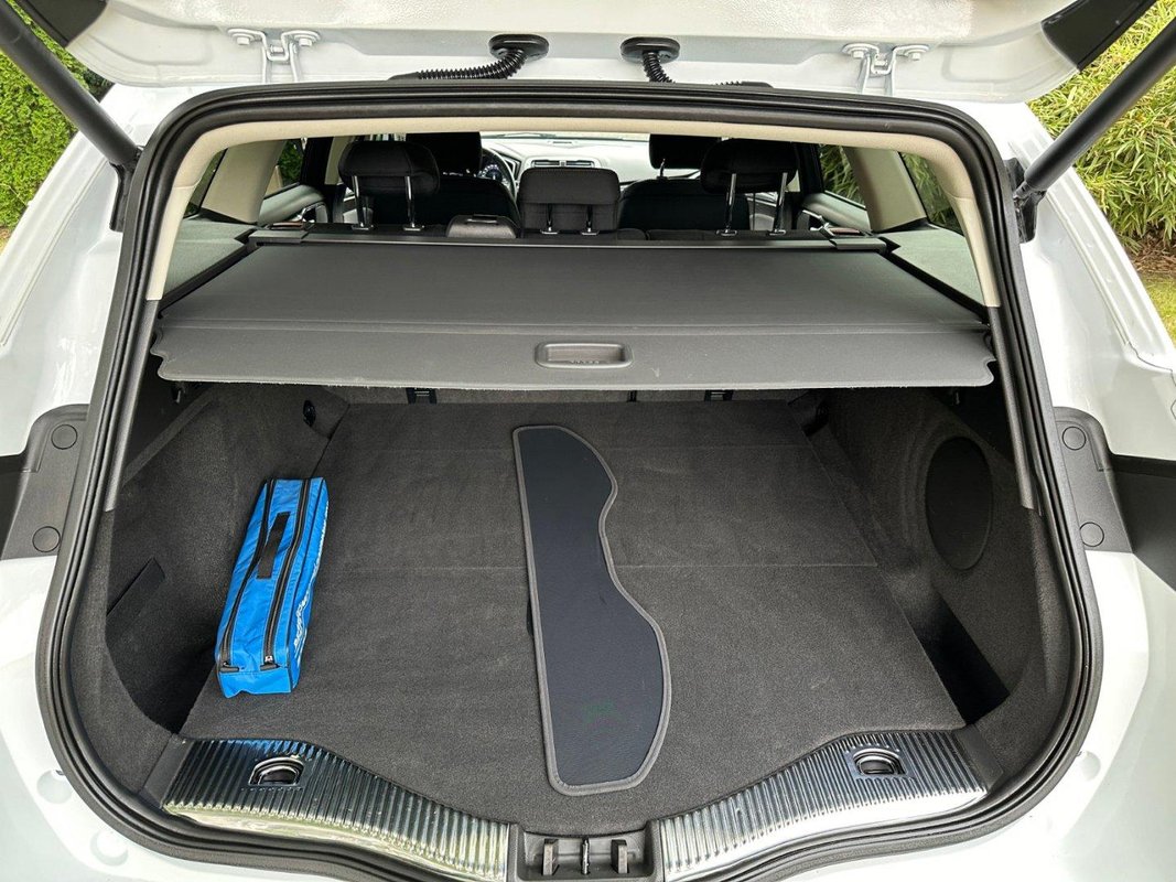 Ford Mondeo foto 9