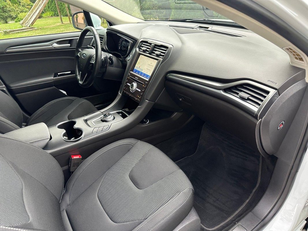 Ford Mondeo foto 13