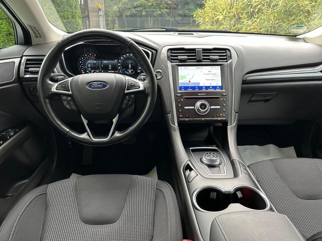 Ford Mondeo foto 15