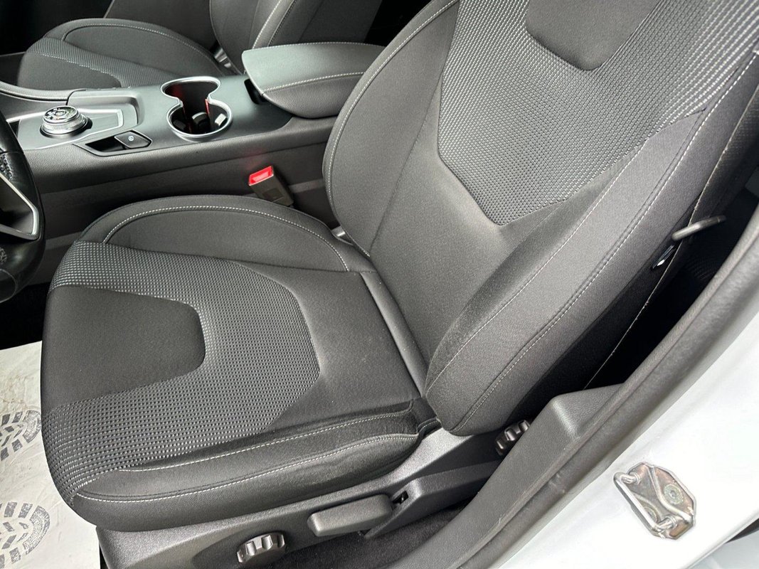 Ford Mondeo foto 17