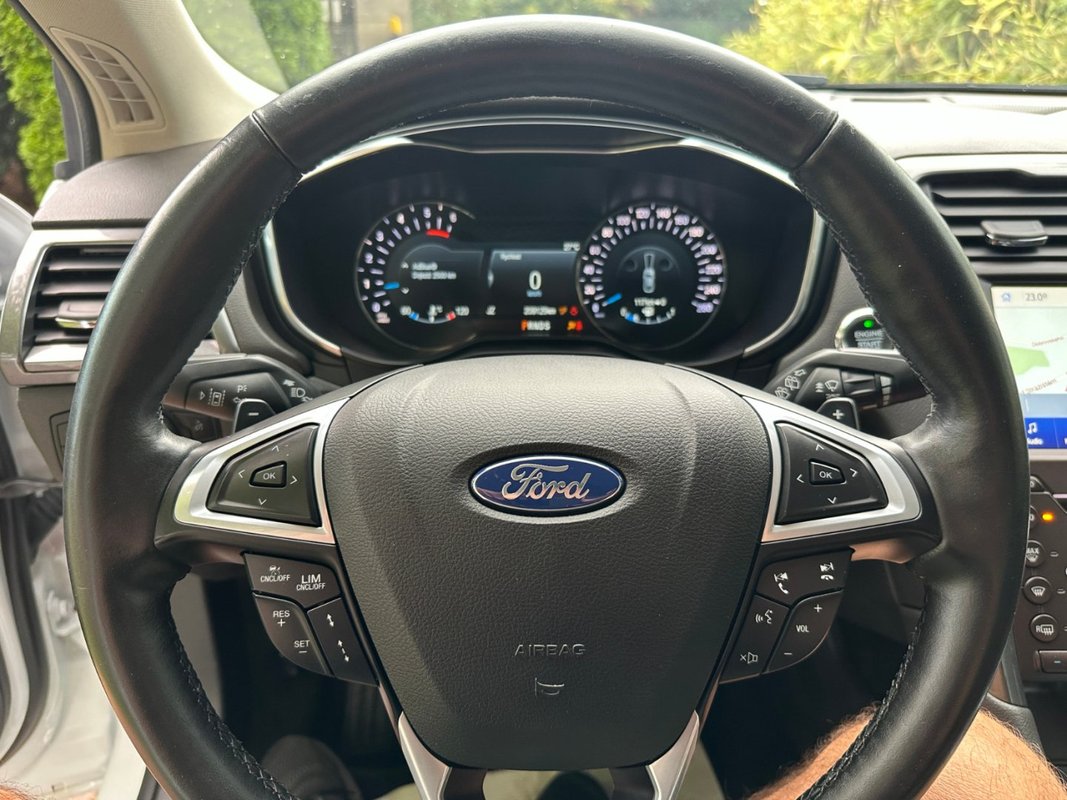 Ford Mondeo foto 18