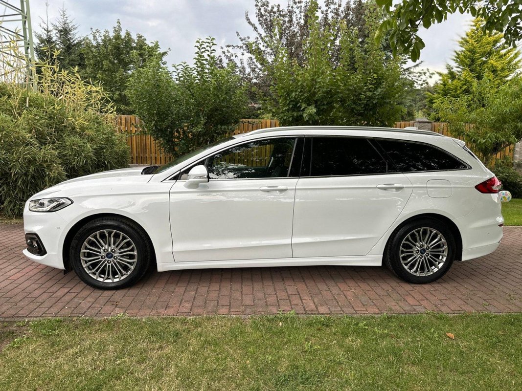Ford Mondeo foto 28