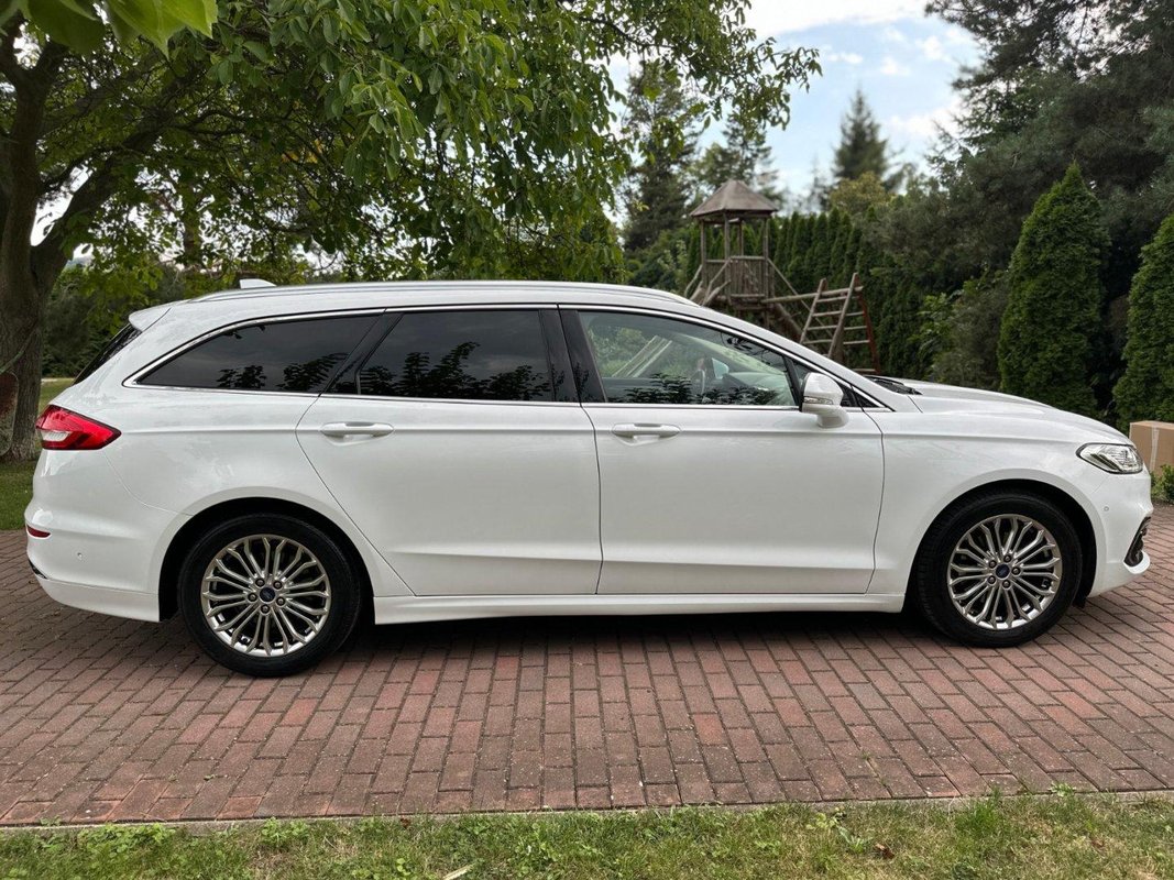 Ford Mondeo foto 32
