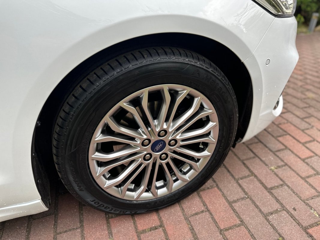 Ford Mondeo foto 33