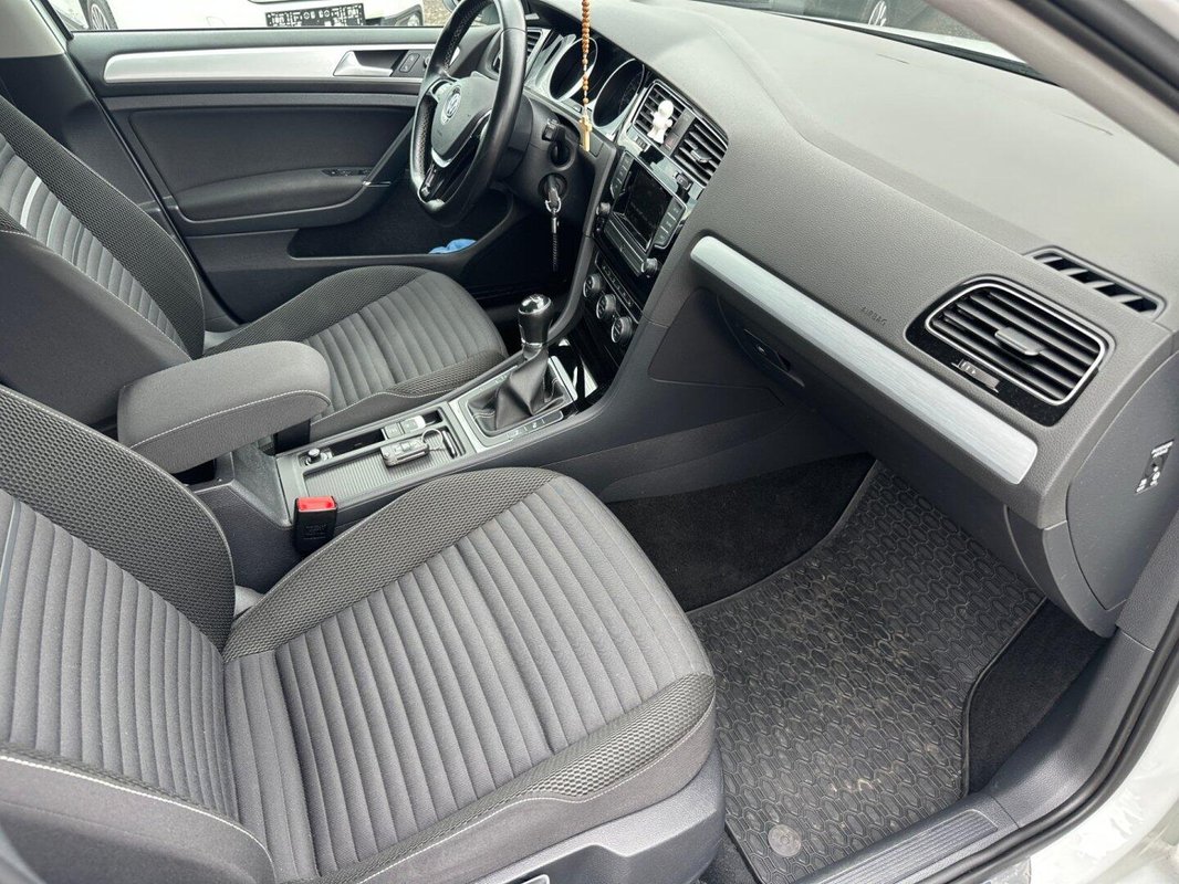 Volkswagen Golf foto 8