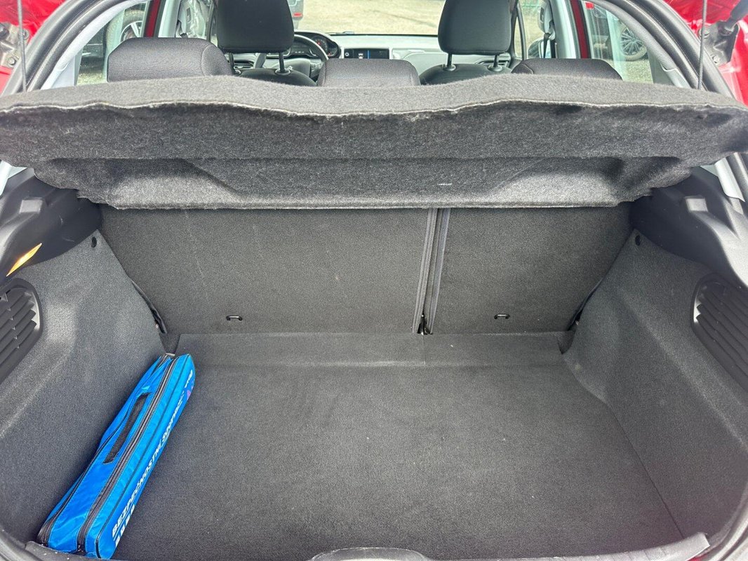 Peugeot 208 foto 4