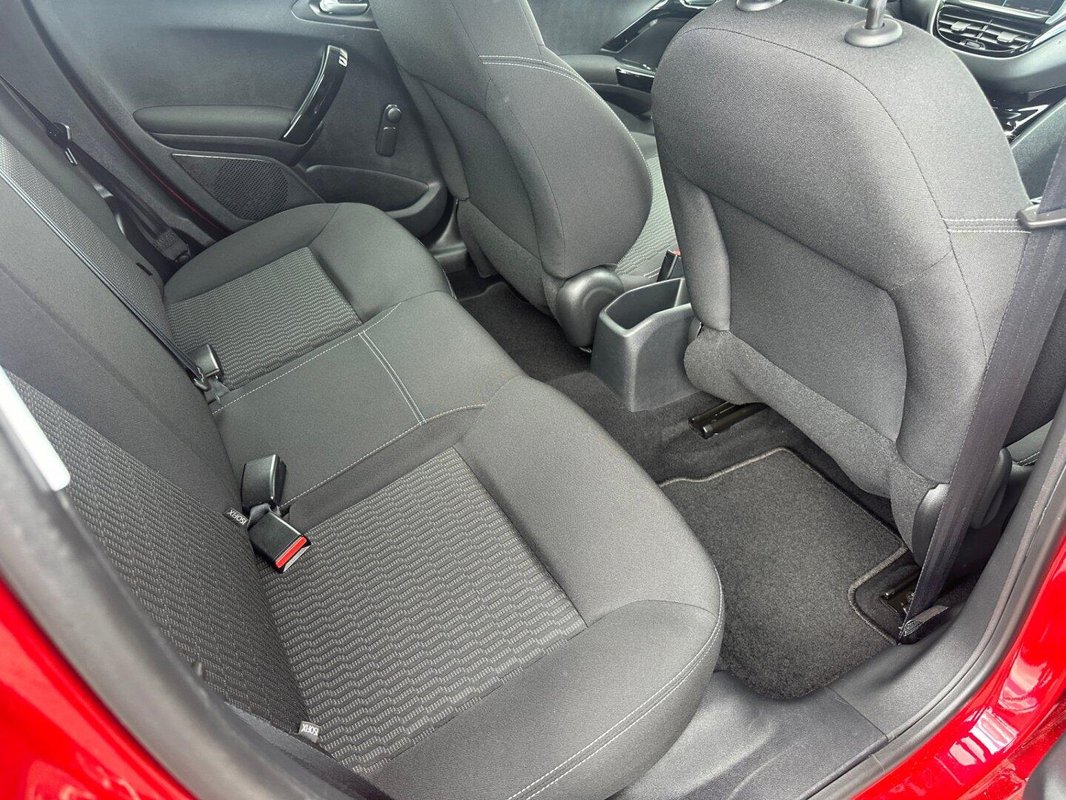 Peugeot 208 foto 5