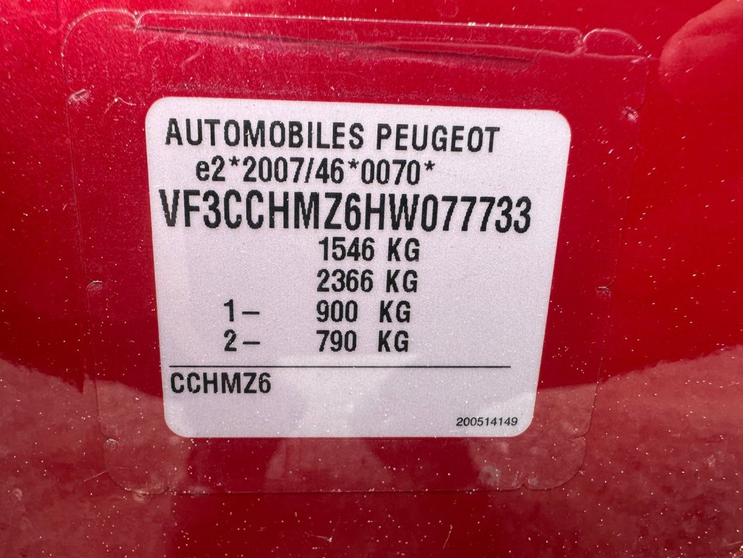 Peugeot 208 foto 7