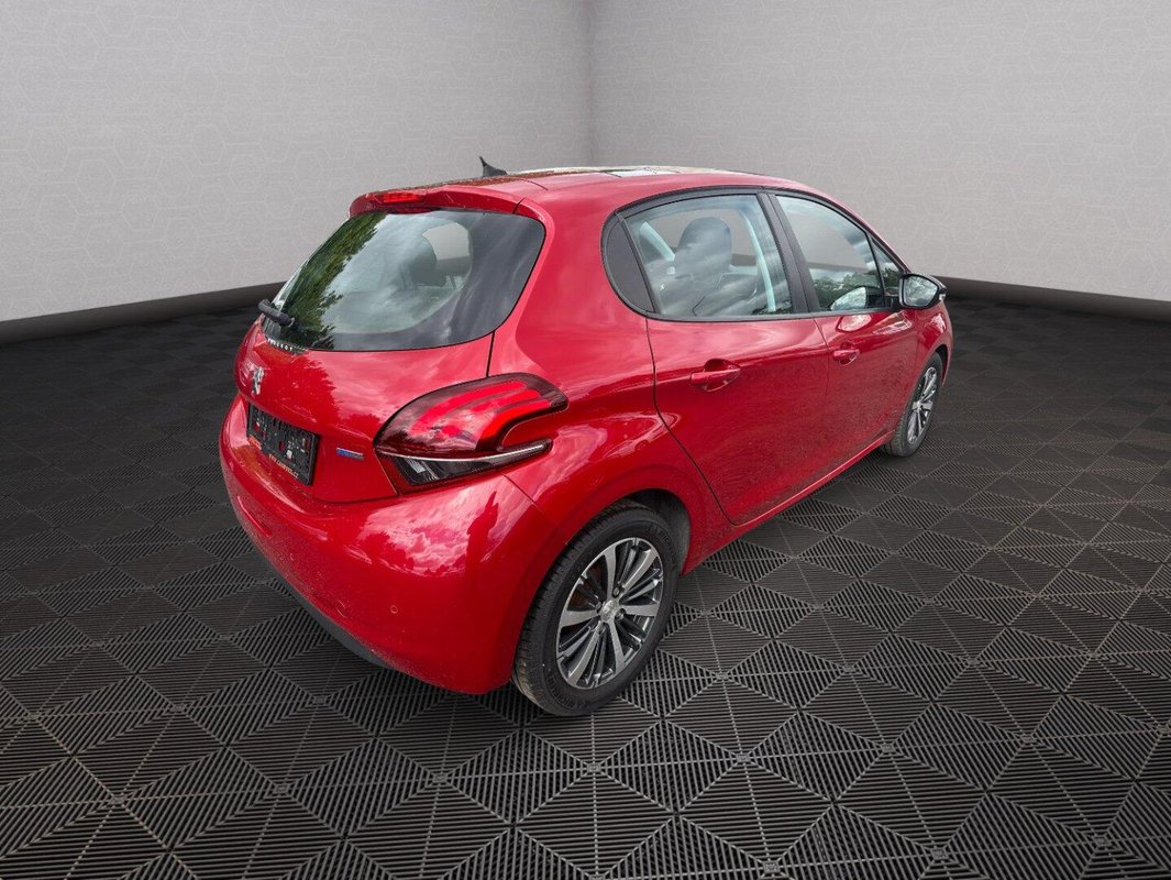 Peugeot 208 foto 21