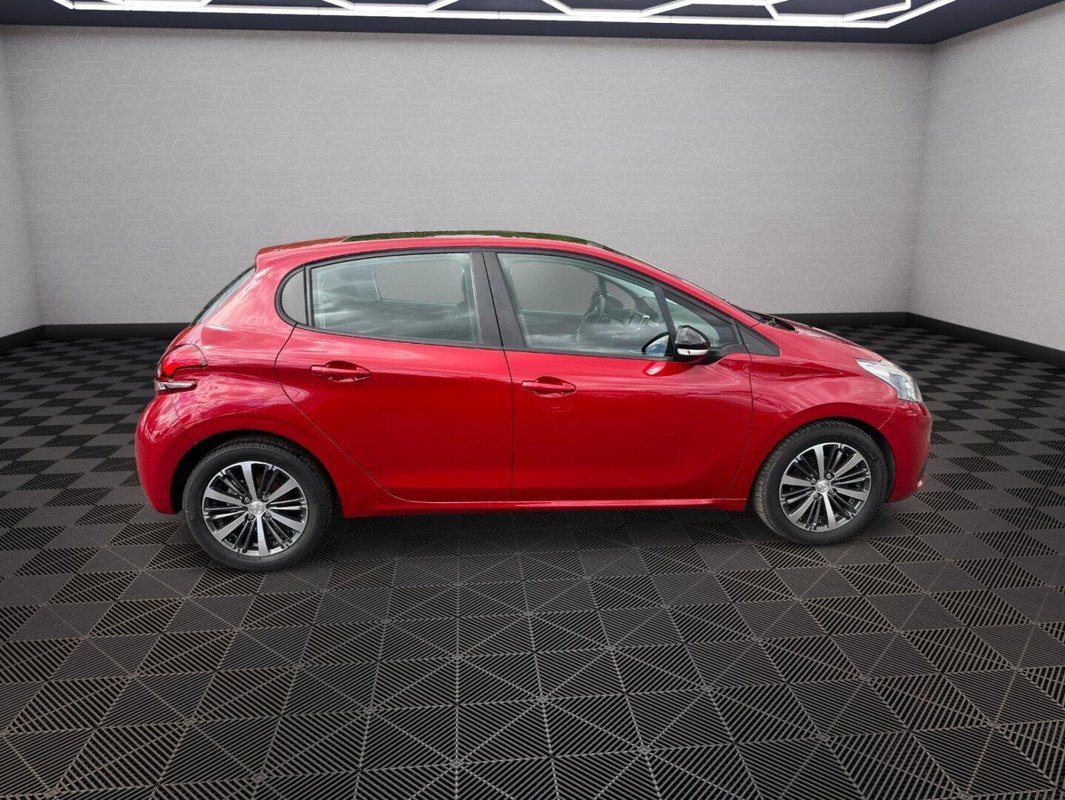 Peugeot 208 foto 22