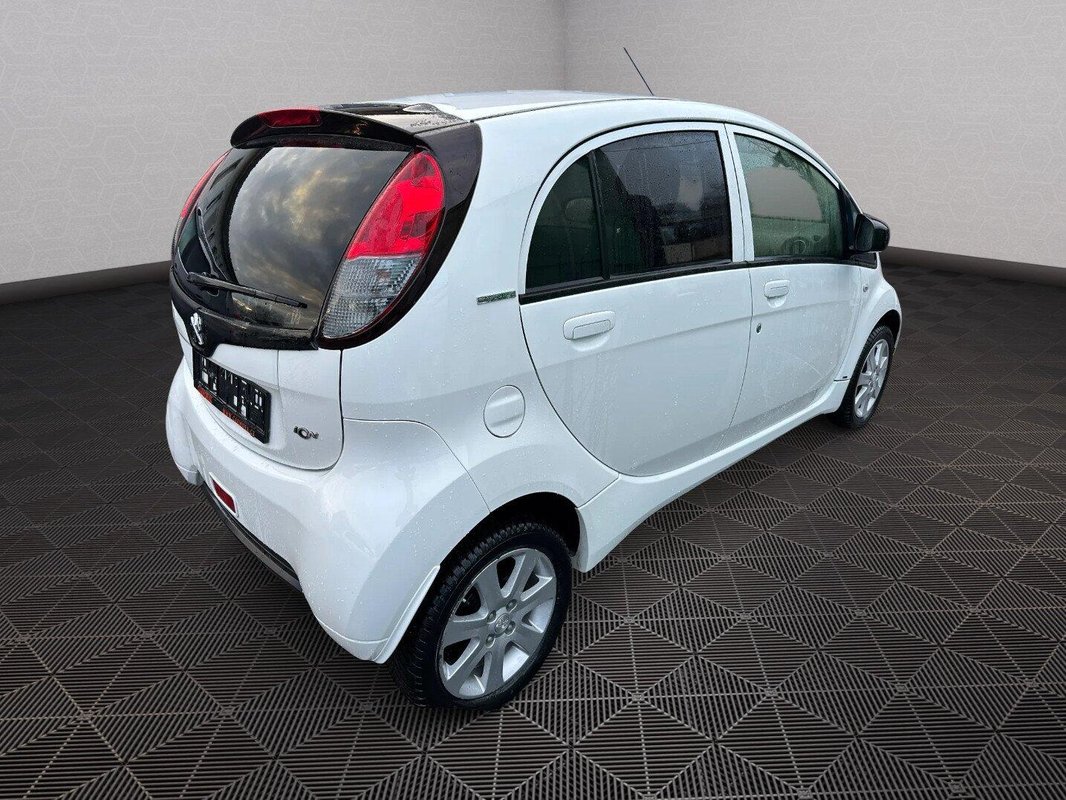 Peugeot iOn foto 19